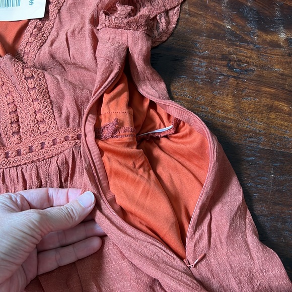 Maison Garrison Sofia Lace Crepe Tiered Short Sleeve in Rust Maxi Dress - Picture 6 of 8